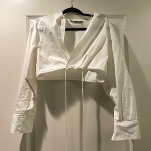 Zara Cropped shirt